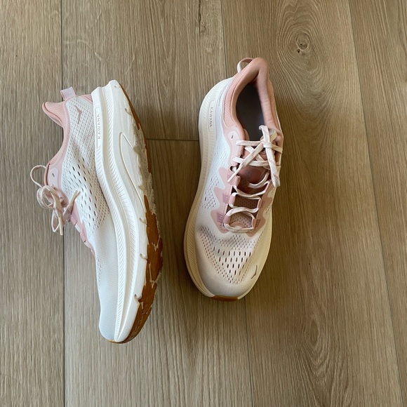 New HOKA Kawana 2 Running Shoe - Picture 3 of 13